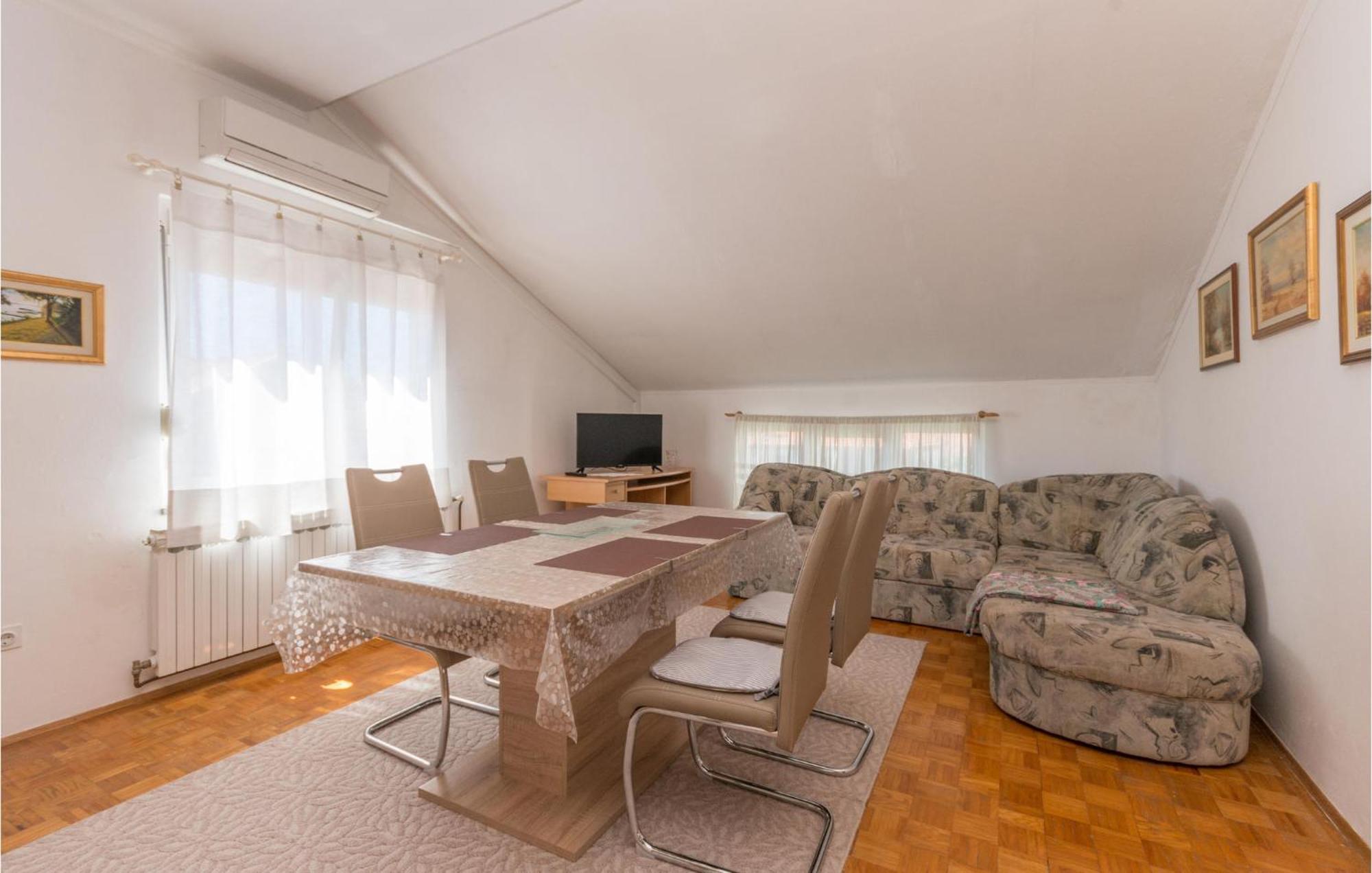 2 Bedroom Gorgeous Apartment In Zadar Exterior photo