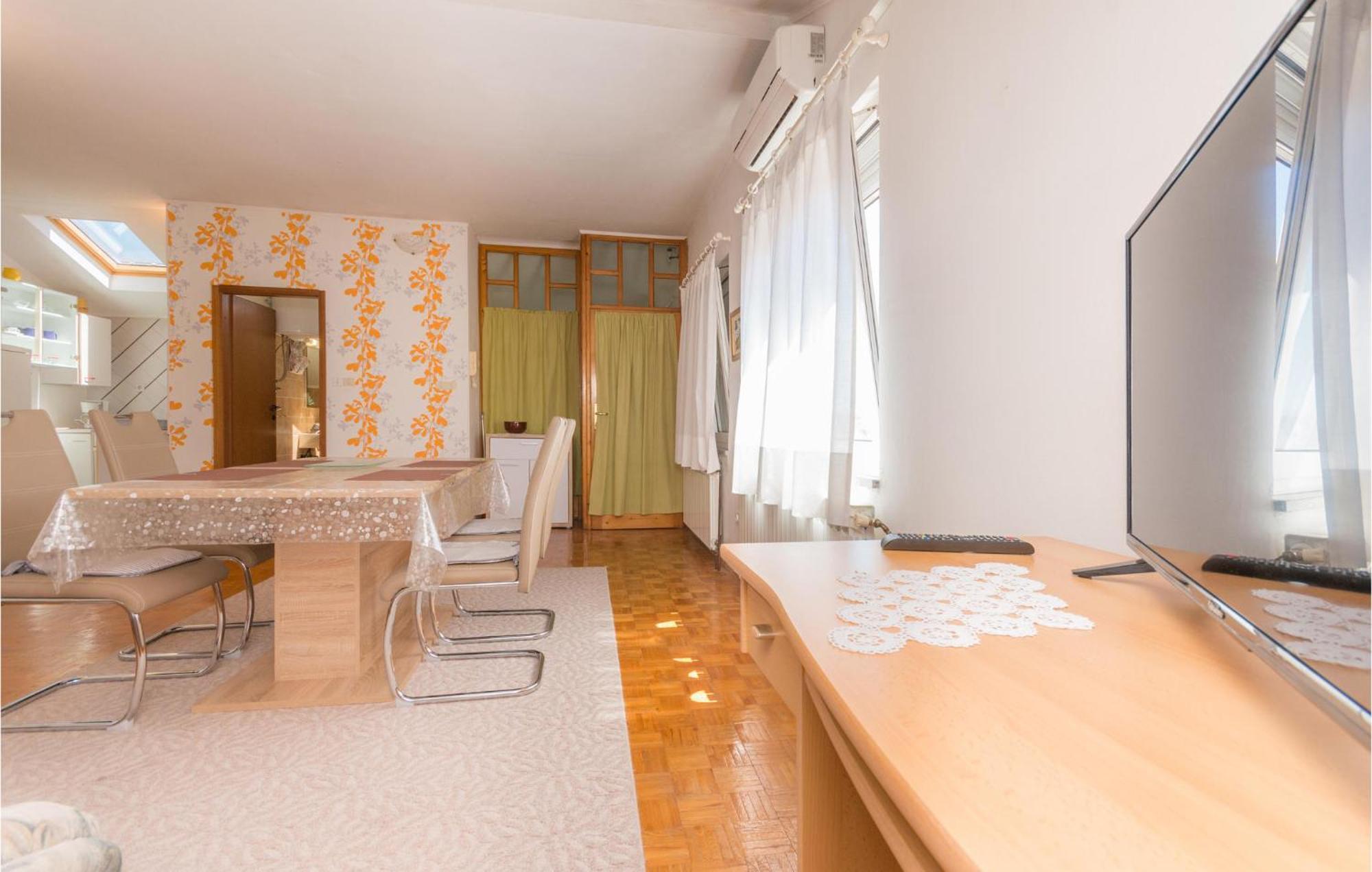 2 Bedroom Gorgeous Apartment In Zadar Exterior photo